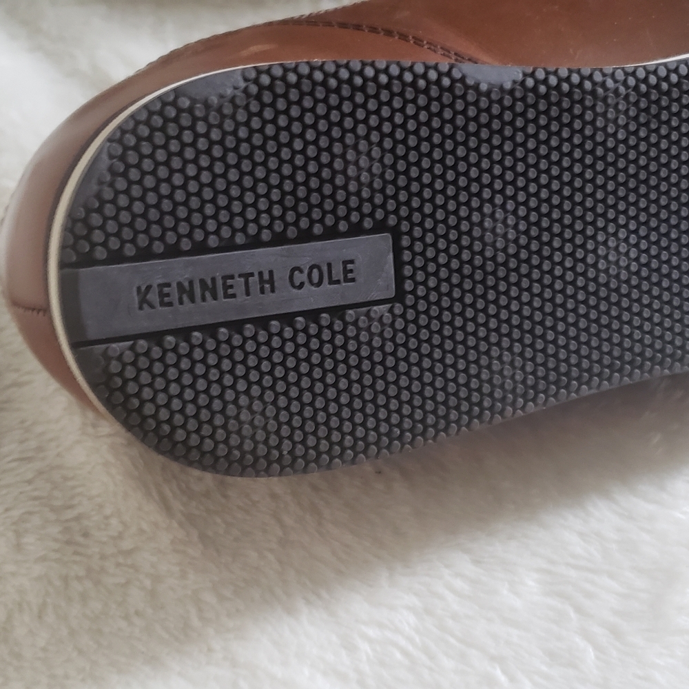 Shoes - Picture 2 of 4